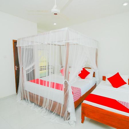 Onaro Beach View Matara Szoba fotó